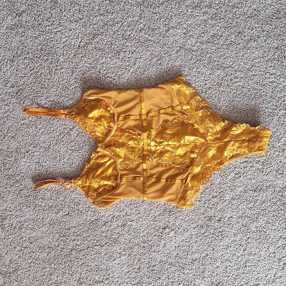 Goldenrod mesh lace bodysuit- never worn - size M/L - Picture 1 of 10